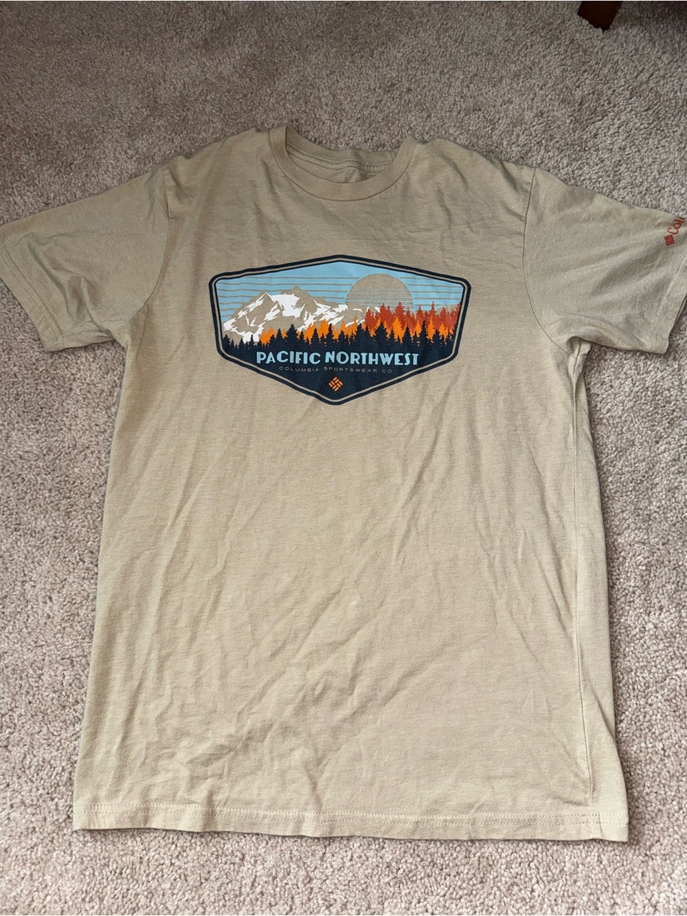 Pacific Northwest Graphic Tee - Beige Outdoor Womens Shirt